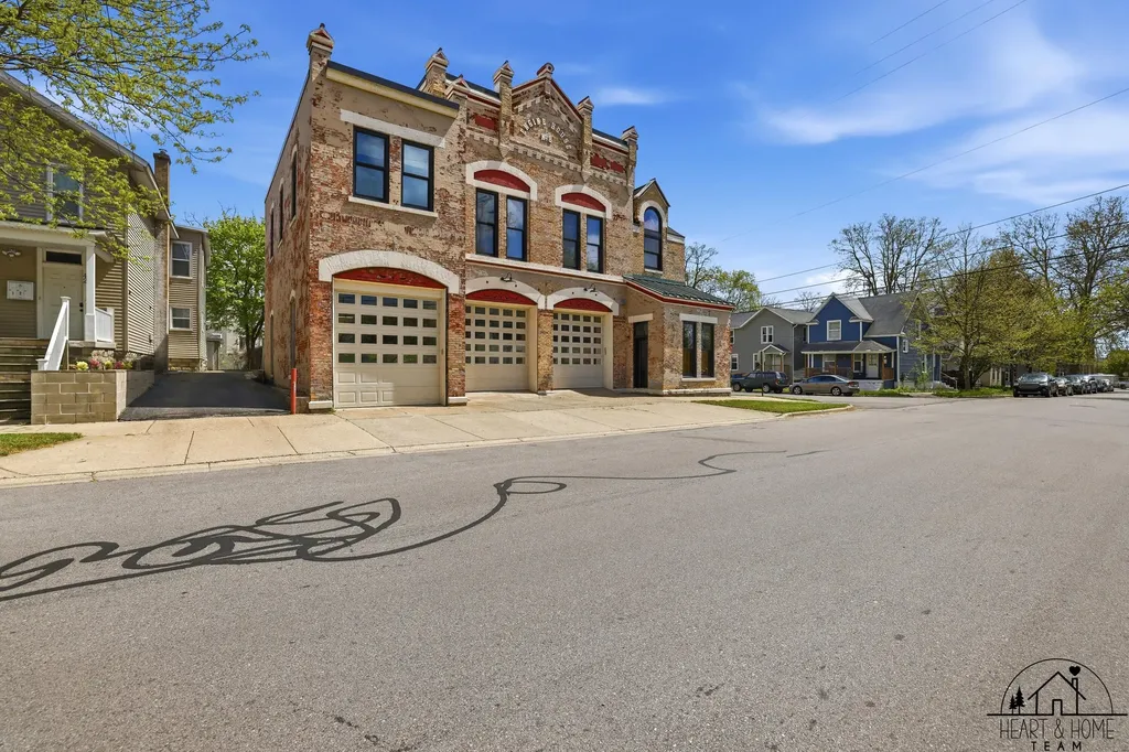40 Lexington Avenue NW Grand Rapids City MI 49504
