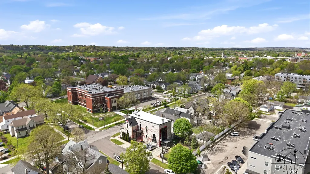40 Lexington Avenue NW Grand Rapids City MI 49504