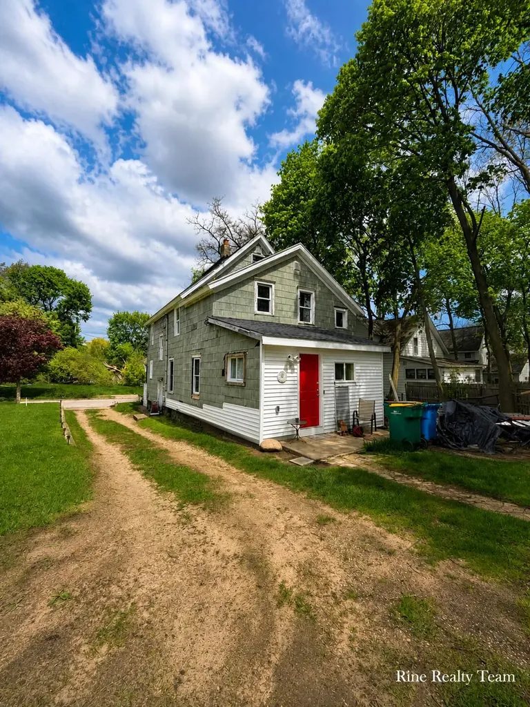 47 Frisbie Avenue Battle Creek City MI 49037
