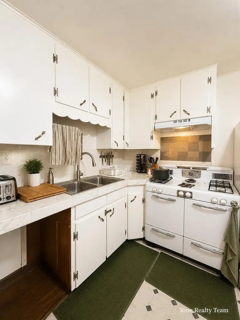 47 Frisbie Avenue Battle Creek City MI 49037
