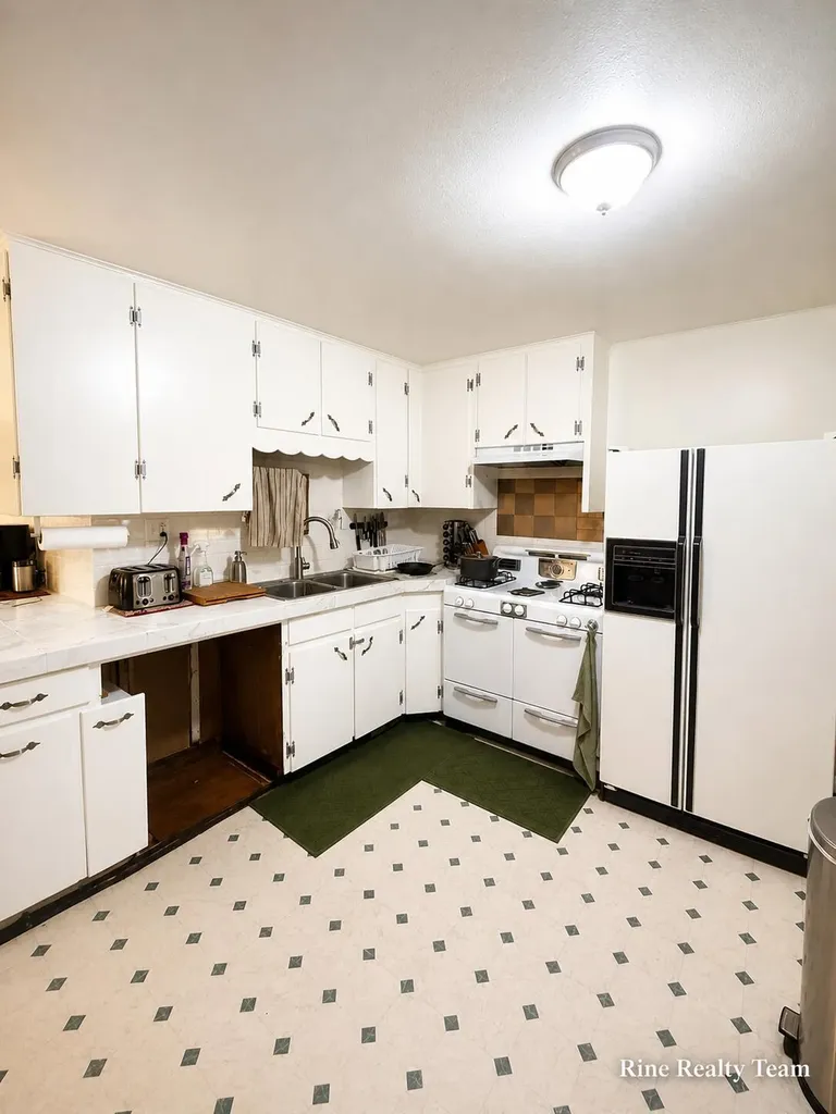 47 Frisbie Avenue Battle Creek City MI 49037