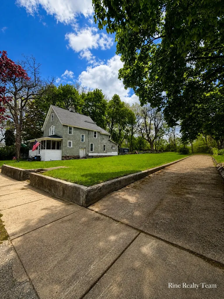 47 Frisbie Avenue Battle Creek City MI 49037