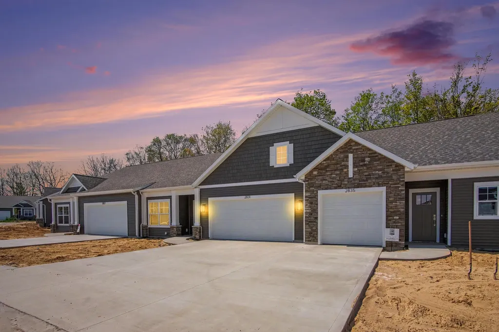 2843 W Cobblestone Court SE Kentwood City MI 49512
