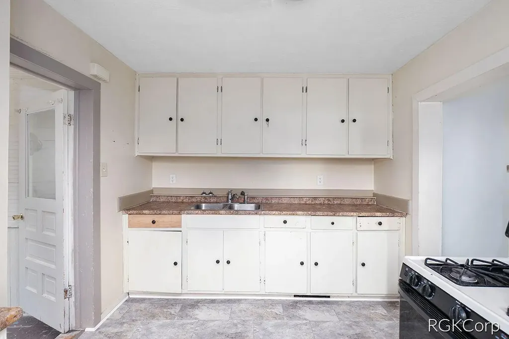 263 W Muskegon Avenue Muskegon City MI 49440
