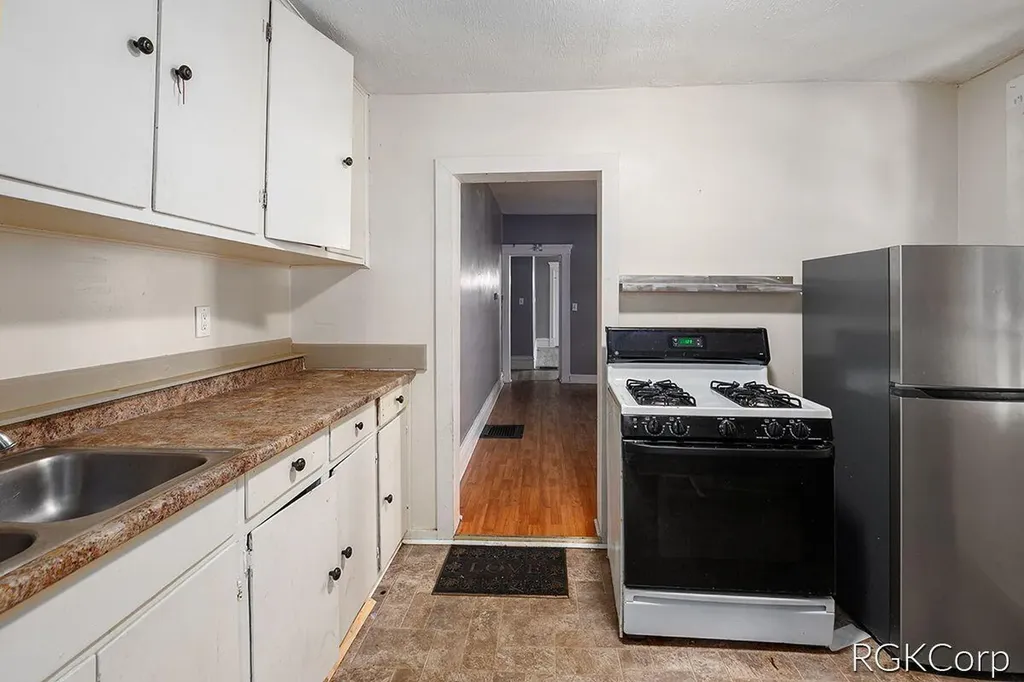 263 W Muskegon Avenue Muskegon City MI 49440