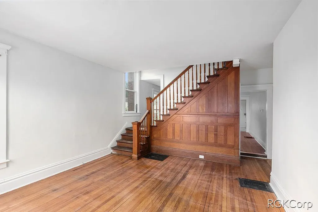 263 W Muskegon Avenue Muskegon City MI 49440