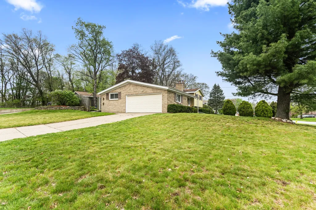 1470 54th Street SE Kentwood City MI 49508