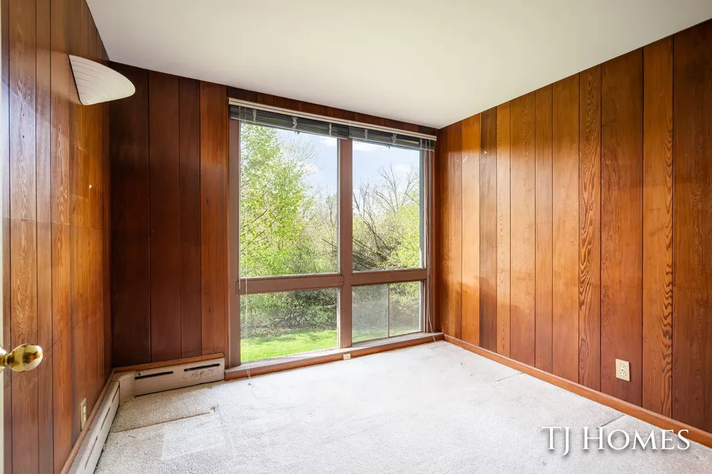 2914 Cascade Road SE East Grand Rapids City MI 49506