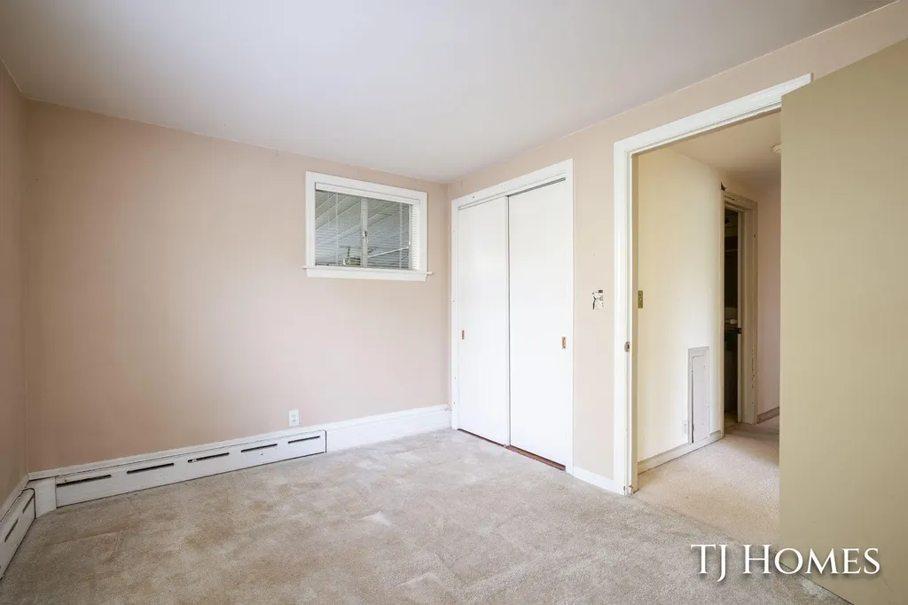 2914 Cascade Road SE East Grand Rapids City MI 49506
