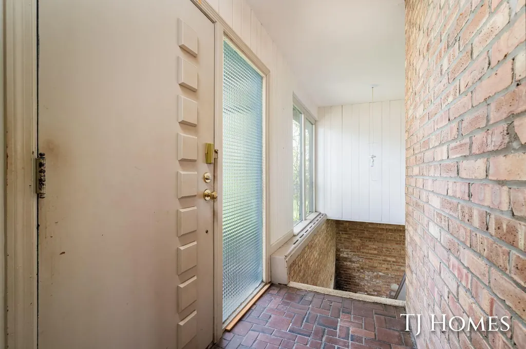 2914 Cascade Road SE East Grand Rapids City MI 49506