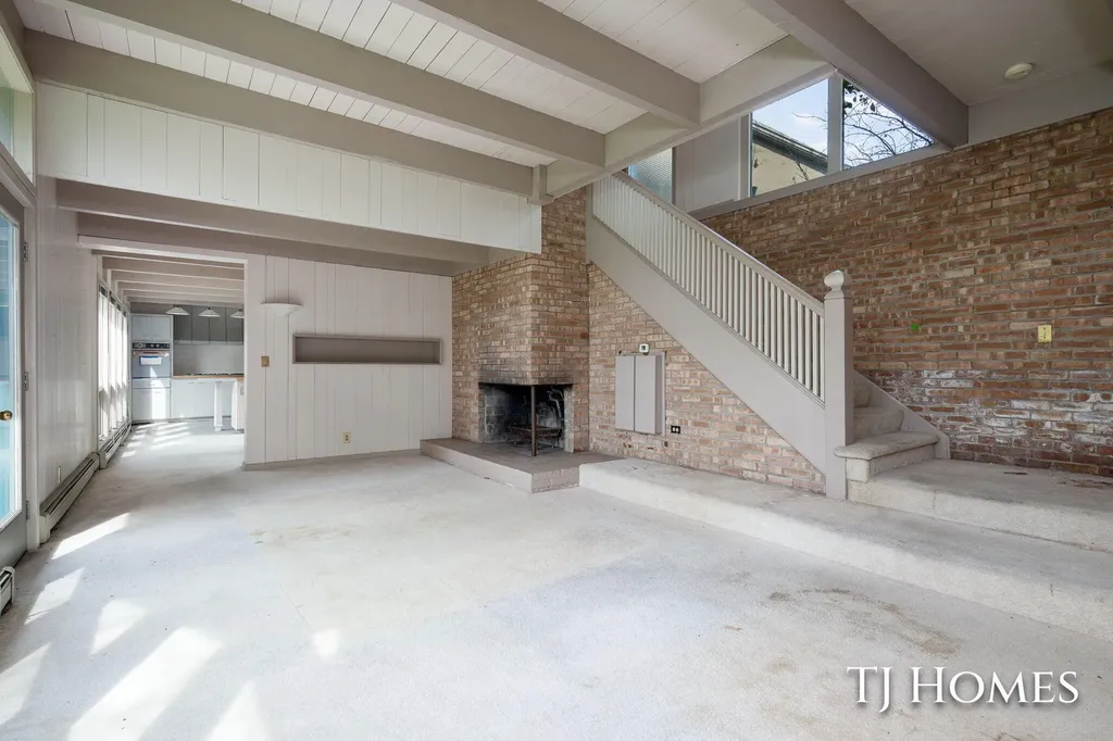 2914 Cascade Road SE East Grand Rapids City MI 49506