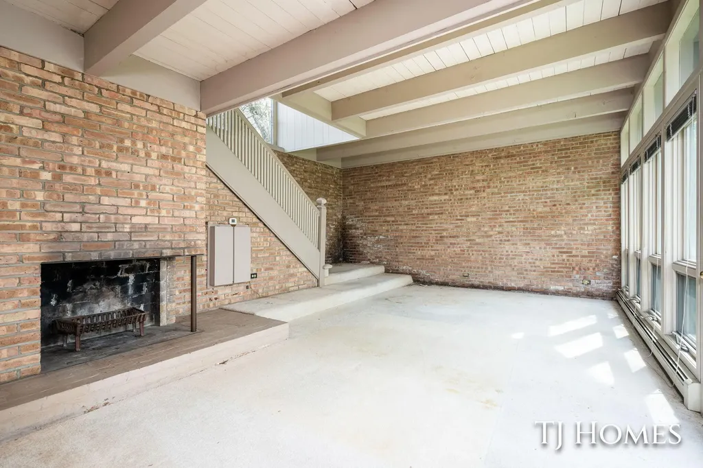2914 Cascade Road SE East Grand Rapids City MI 49506