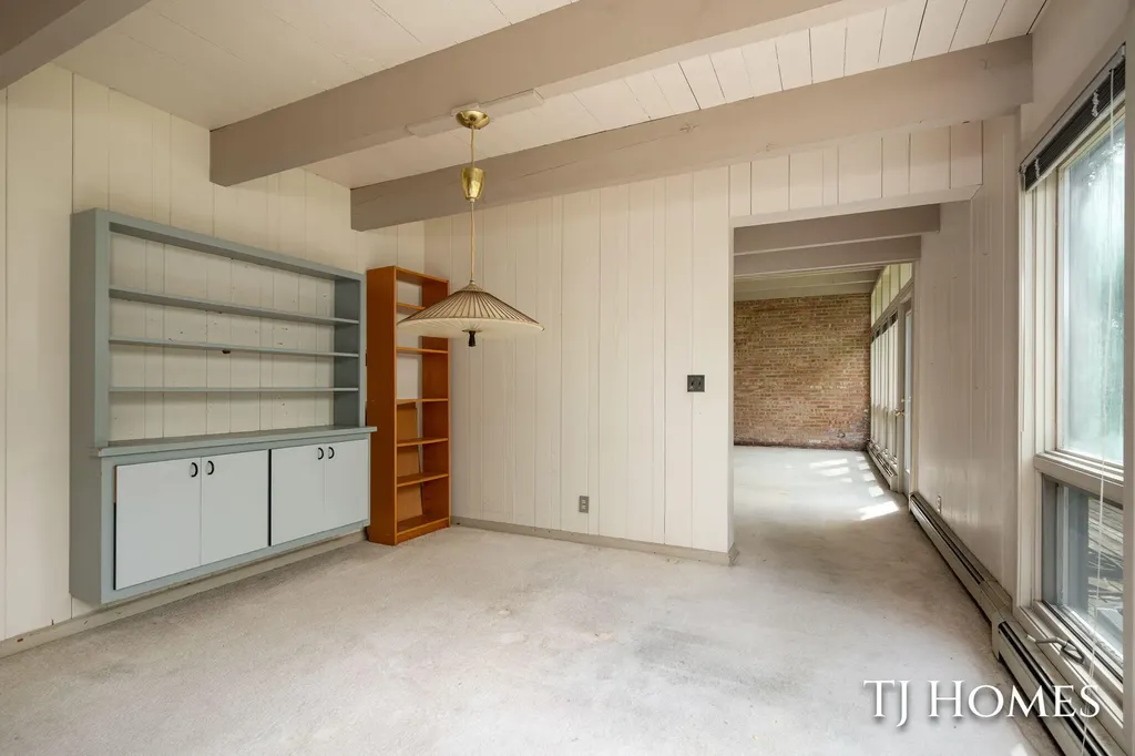 2914 Cascade Road SE East Grand Rapids City MI 49506