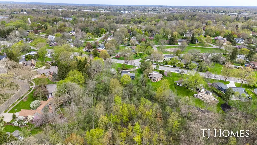 2914 Cascade Road SE East Grand Rapids City MI 49506