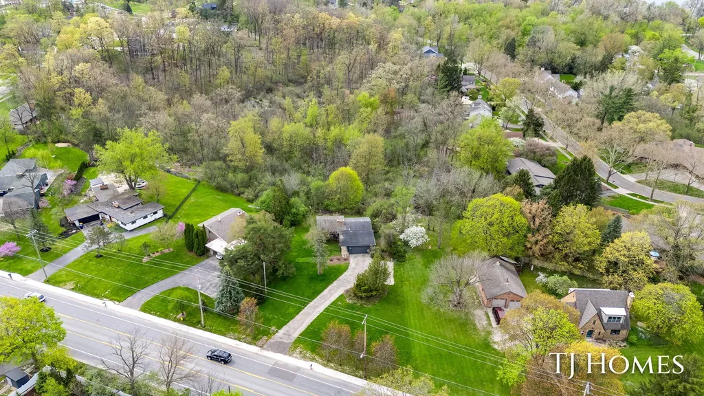 2914 Cascade Road SE East Grand Rapids City MI 49506