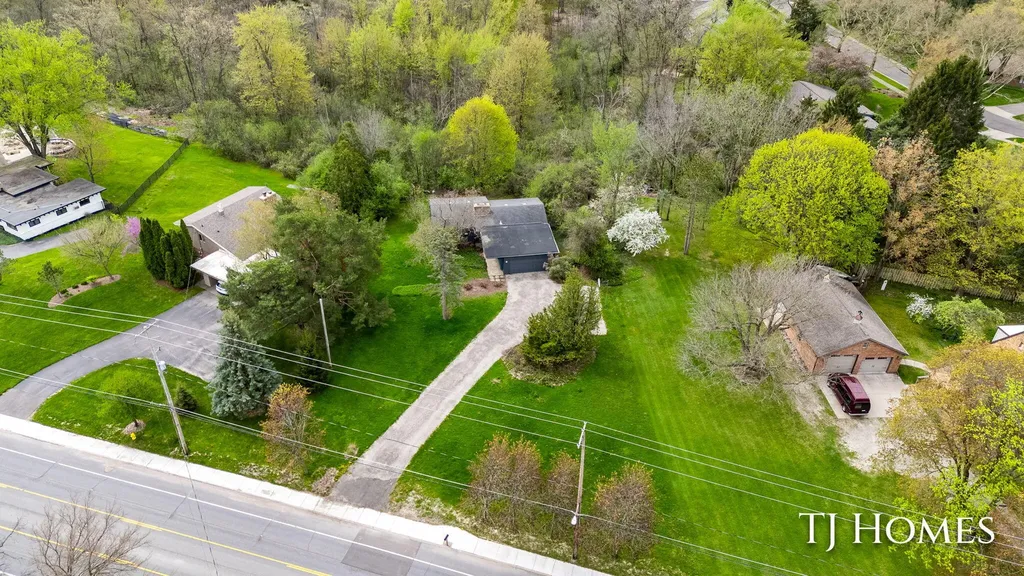 2914 Cascade Road SE East Grand Rapids City MI 49506