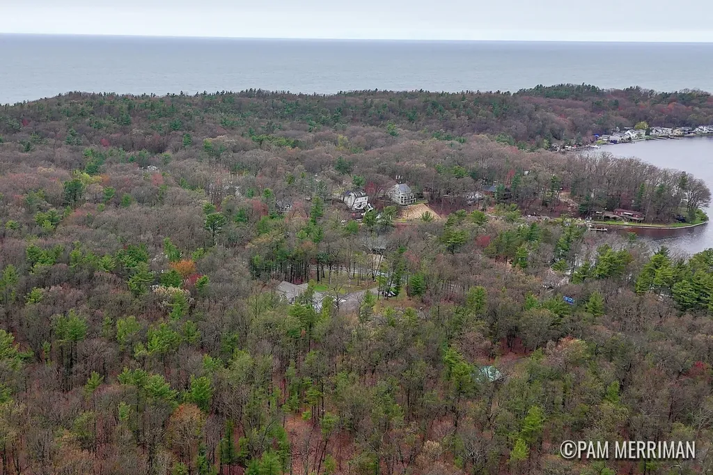 6275 Longbridge Road Pentwater Township MI 49449