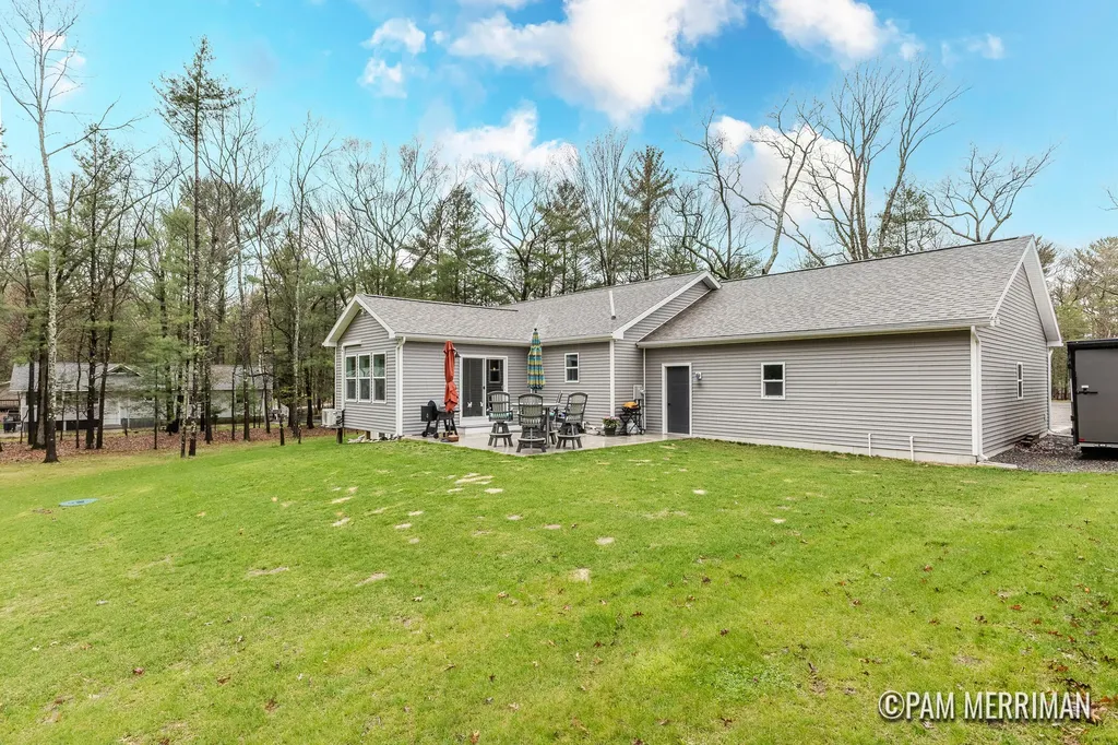 6275 Longbridge Road Pentwater Township MI 49449