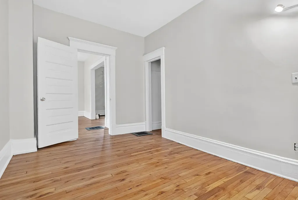 842 Hall Street SE Grand Rapids City MI 49507