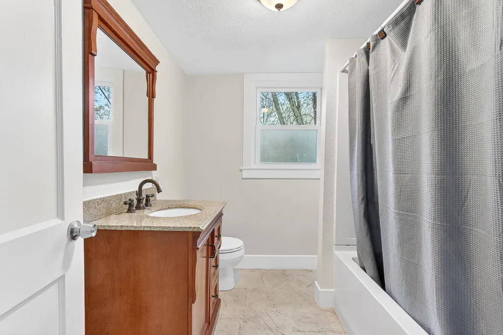 842 Hall Street SE Grand Rapids City MI 49507