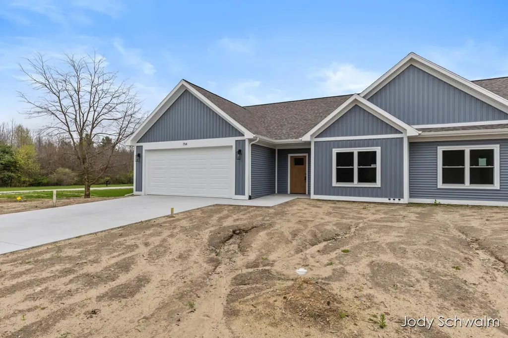 754 Noble Drive Belding City MI 48809