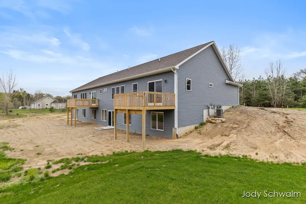 754 Noble Drive Belding City MI 48809