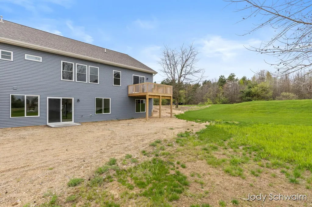 754 Noble Drive Belding City MI 48809