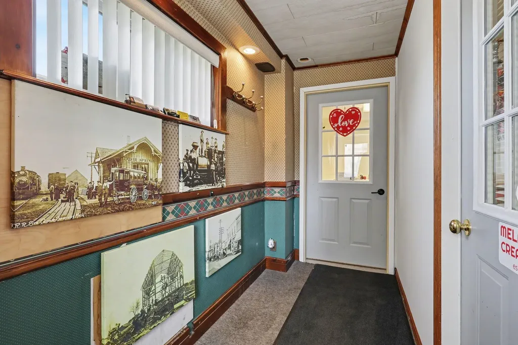 21 E Maple Street NE Cedar Springs City MI 49319