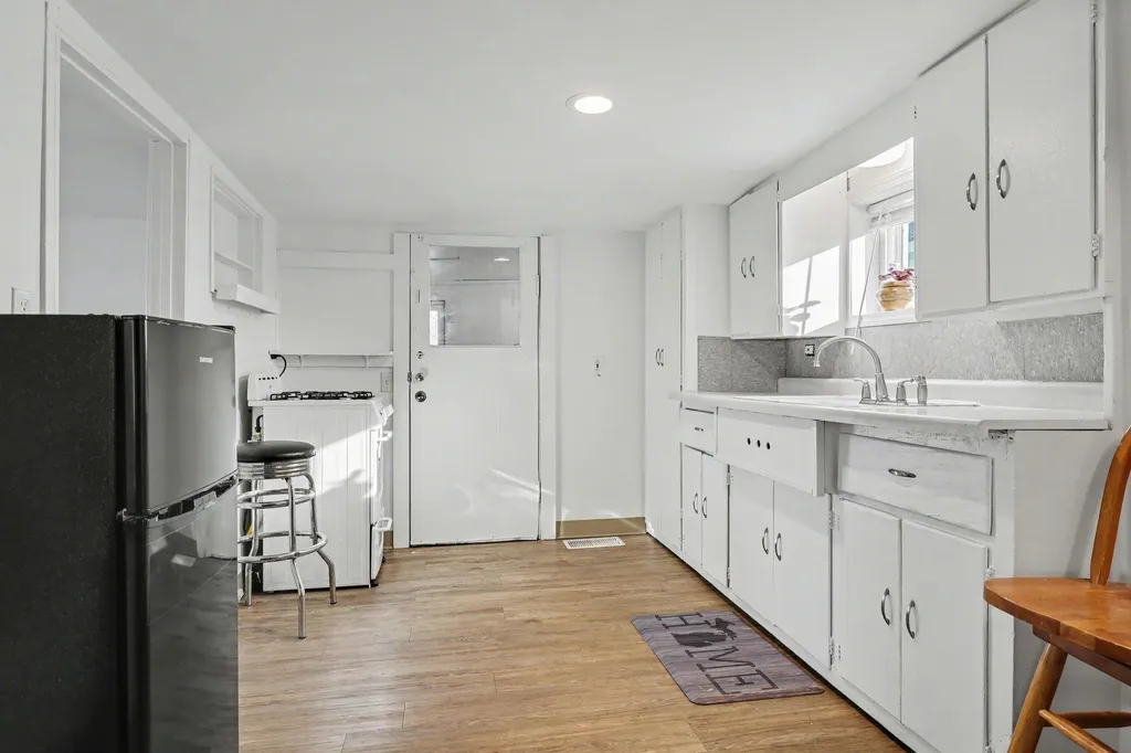 21 E Maple Street NE Cedar Springs City MI 49319