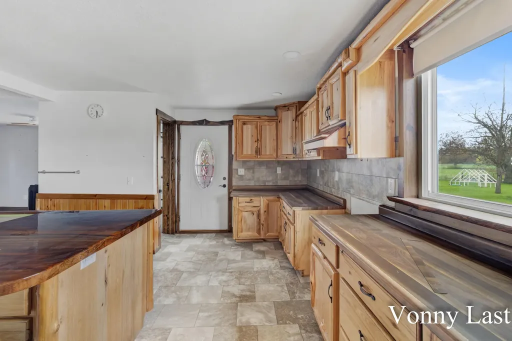 950 W 40th Street Unknown City MI 49412