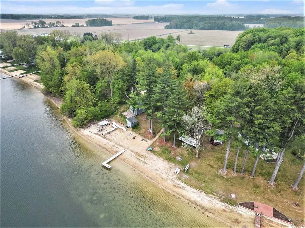 4142 Fogeson Drive Unknown City MI 49322