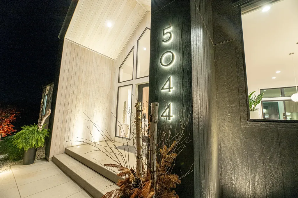 5044 Hickory Pointe Woods SE Cascade Charter Township MI 49301