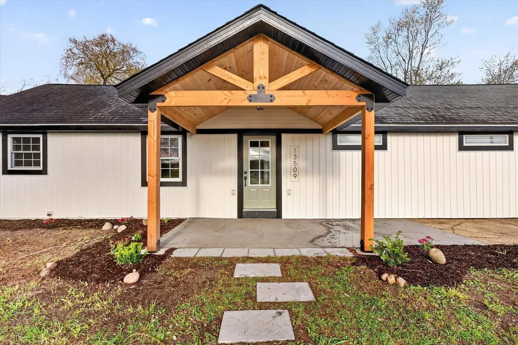 13509 Cypress Avenue Ensley Township MI 49343
