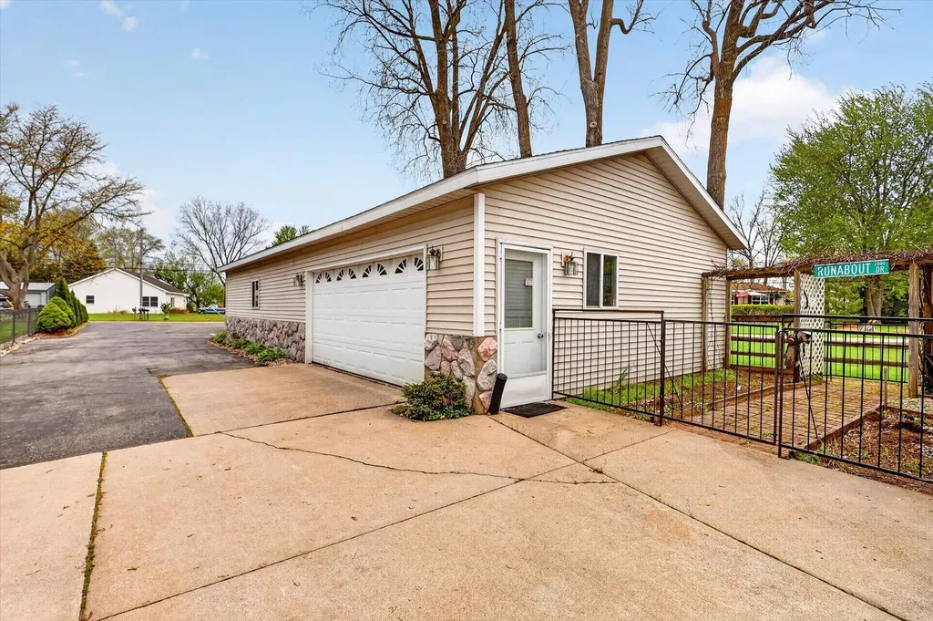 13117 Lakeshore Drive Wayland Township MI 49344
