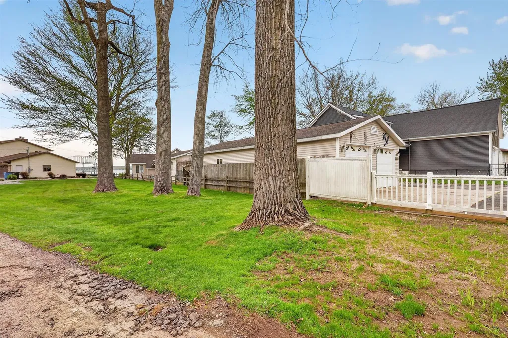13117 Lakeshore Drive Wayland Township MI 49344