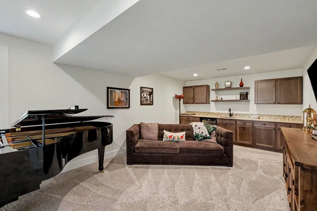 8300 Grand River Drive SE Cascade Charter Township MI 49301
