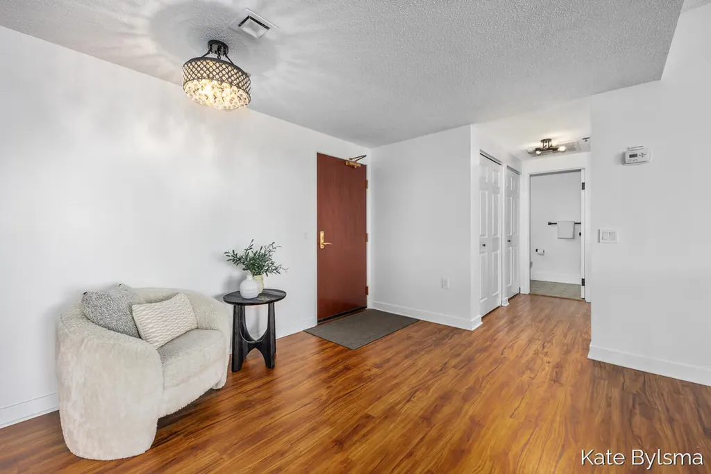 33 Campau Circle NW Grand Rapids City MI 49503