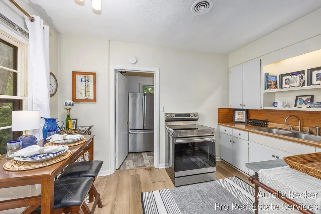 2911 Foster Avenue NE Grand Rapids City MI 49505