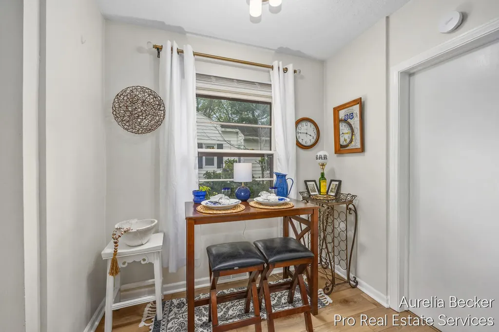 2911 Foster Avenue NE Grand Rapids City MI 49505