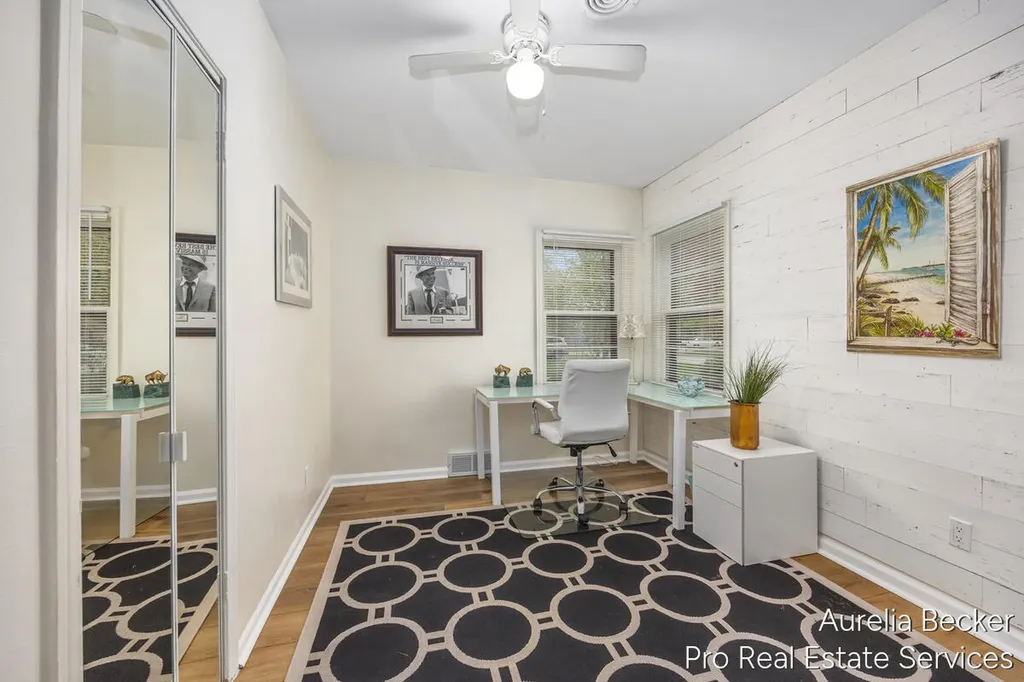2911 Foster Avenue NE Grand Rapids City MI 49505