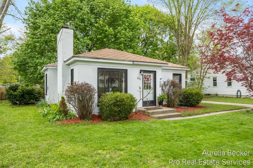 2911 Foster Avenue NE Grand Rapids City MI 49505