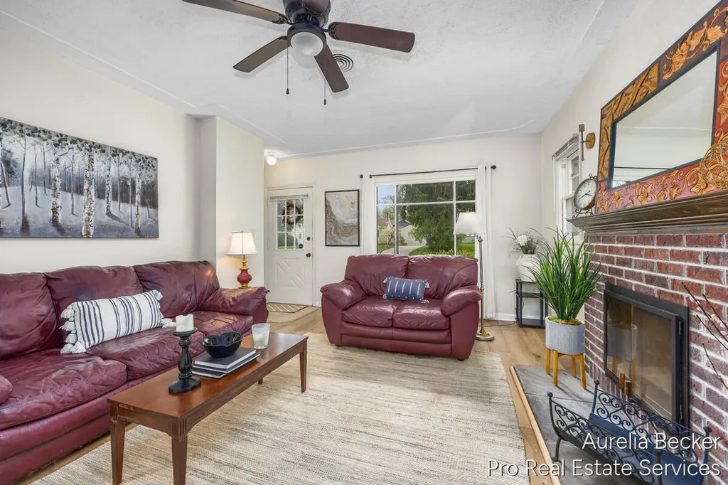 2911 Foster Avenue NE Grand Rapids City MI 49505
