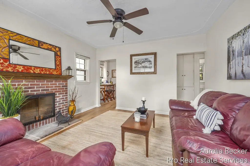2911 Foster Avenue NE Grand Rapids City MI 49505