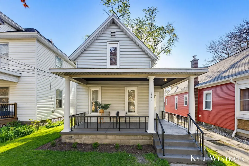 1526 Coit Avenue NE Grand Rapids City MI 49505