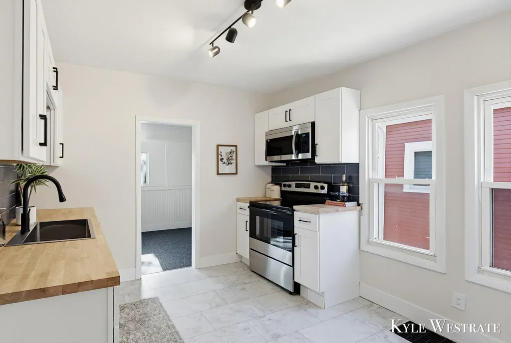 1526 Coit Avenue NE Grand Rapids City MI 49505