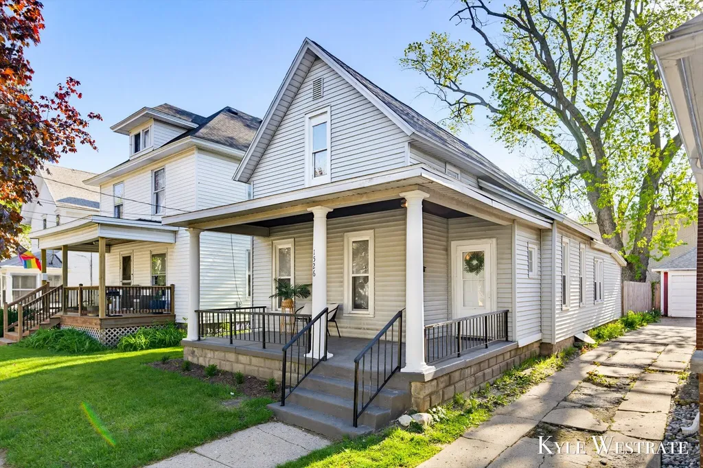 1526 Coit Avenue NE Grand Rapids City MI 49505