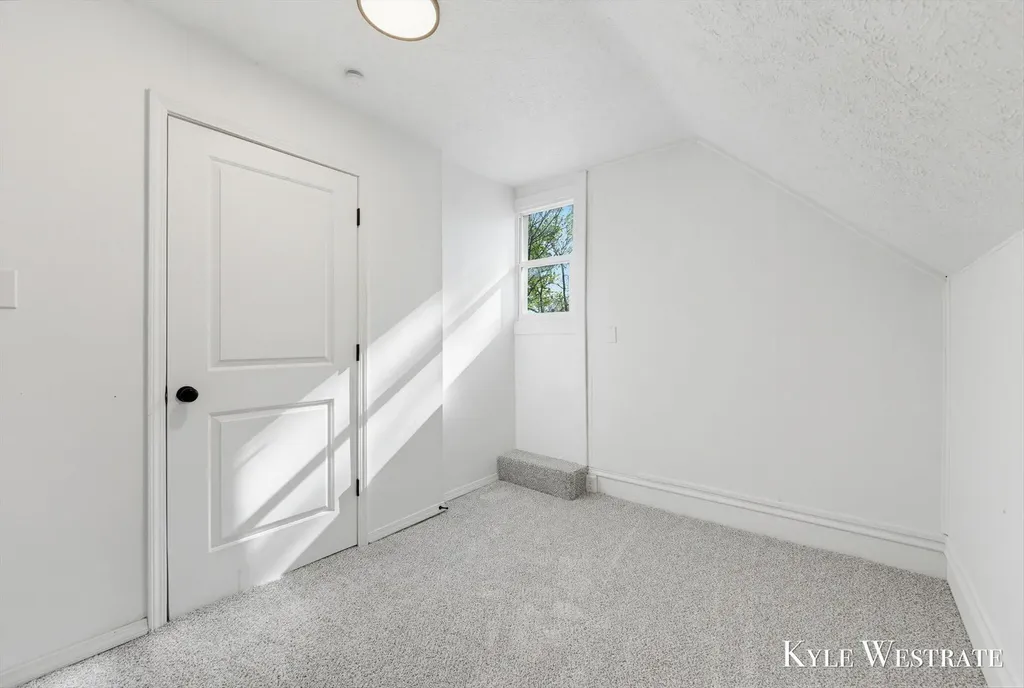 1526 Coit Avenue NE Grand Rapids City MI 49505