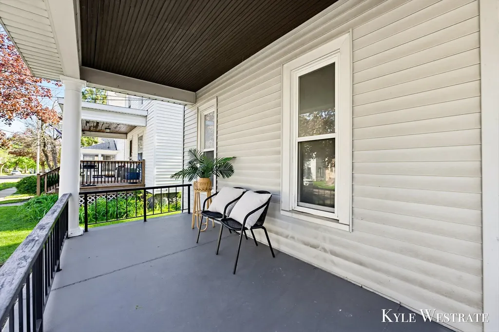 1526 Coit Avenue NE Grand Rapids City MI 49505