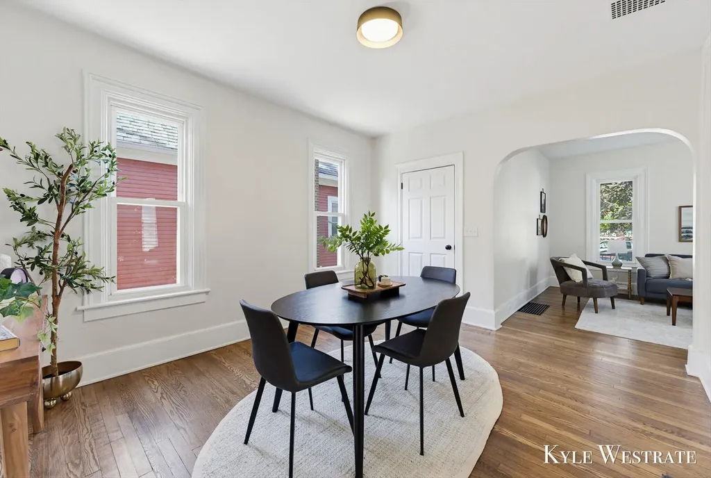 1526 Coit Avenue NE Grand Rapids City MI 49505