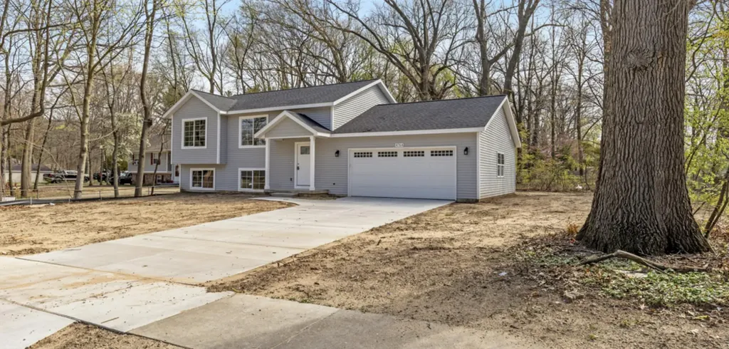 1732 15 Mile Road NW Sparta Township MI 49345